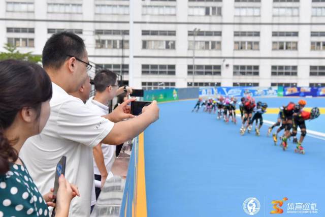 森海轮滑场地训练。