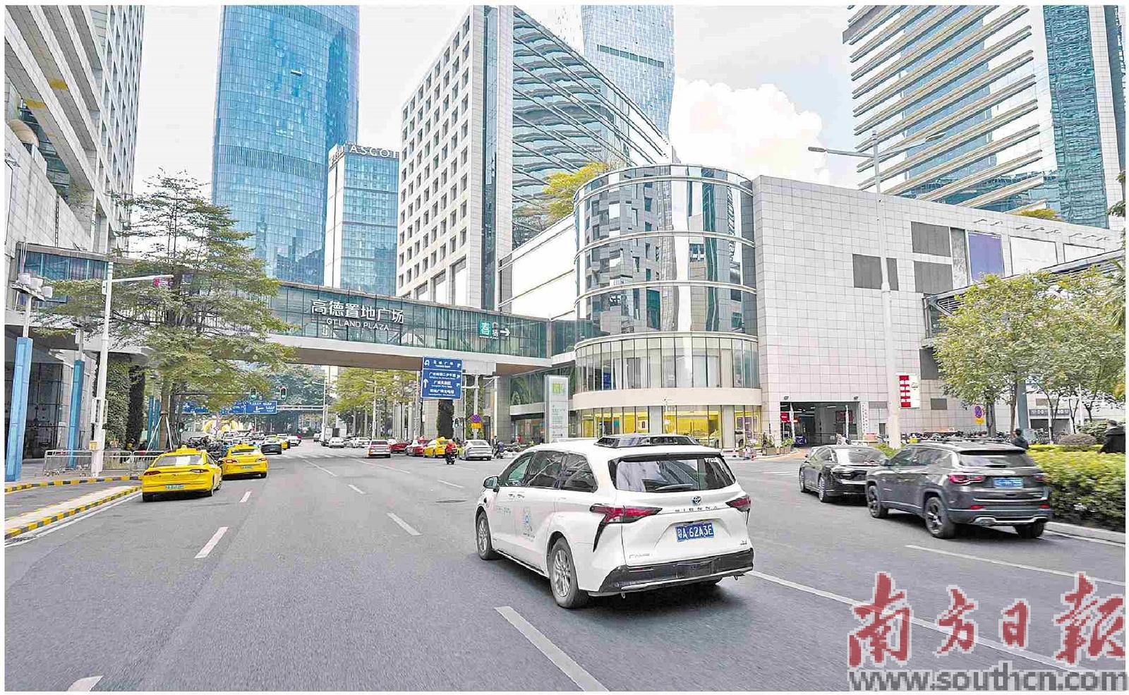 2月21日起，广州首次将自动驾驶Robotaxi开进广州市中心、机场和高铁站。